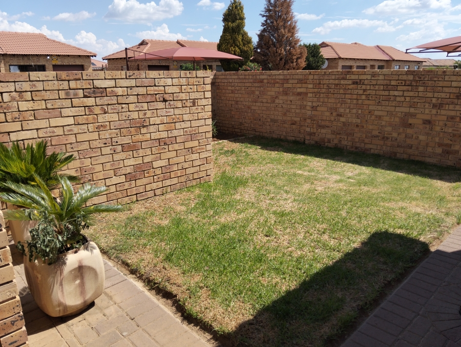 To Let 2 Bedroom Property for Rent in Naudeville Free State